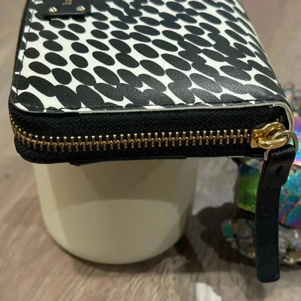 KATE SPADE LONG WALLET BLACK AND WHITE